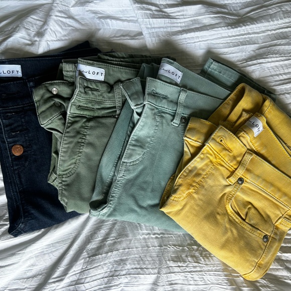 Bundle of LOFT jeans - Picture 1 of 1